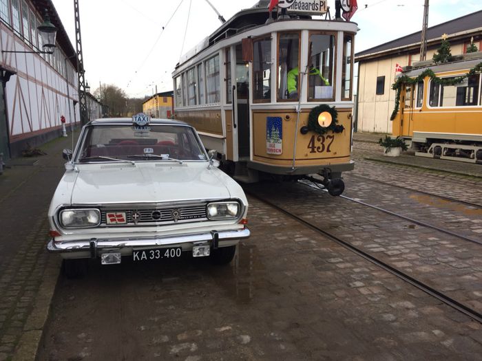 RingBilen i fint selskab.