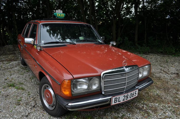 Mercedes w123 230e 1984